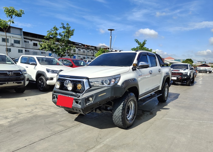 TOYOTA Hilux