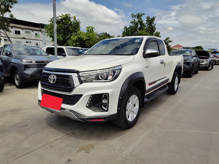 TOYOTA Hilux