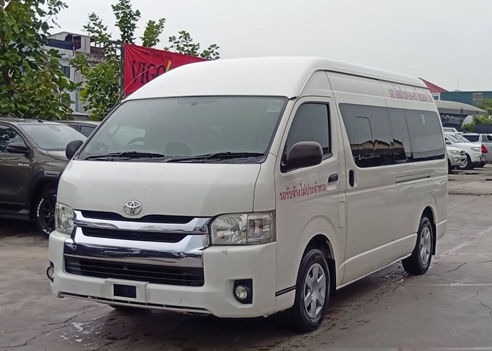 TOYOTA COMMUTER