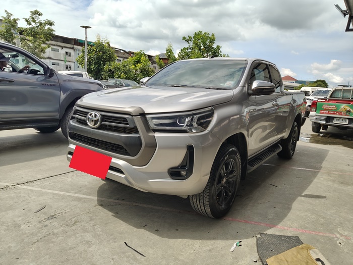 TOYOTA Hilux