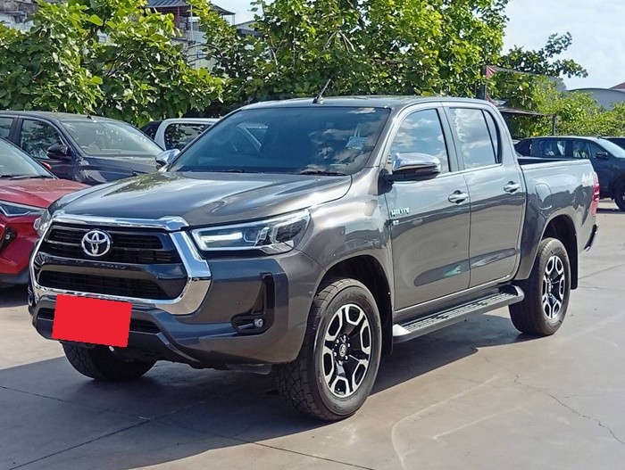 TOYOTA Hilux