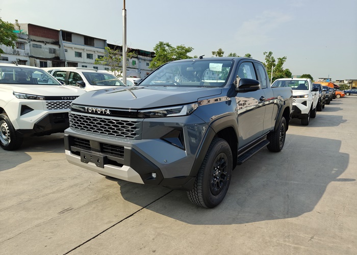 TOYOTA HILUX TRAVO 4TREX PREIMIUM