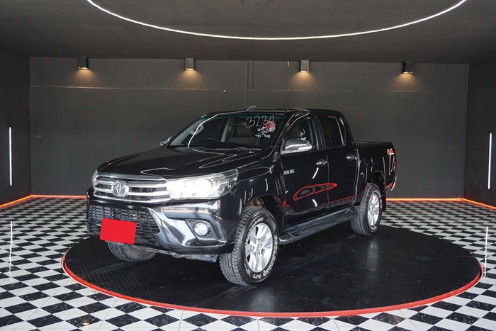 TOYOTA Hilux
