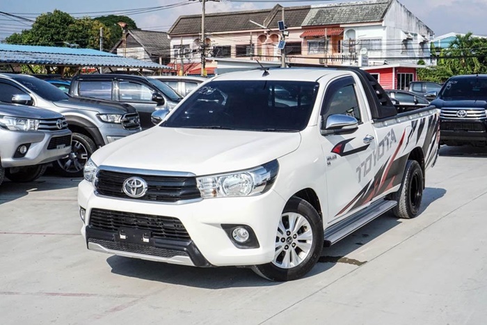 TOYOTA Hilux