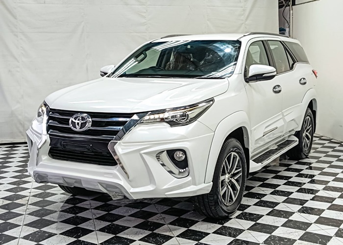 TOYOTA Fortuner