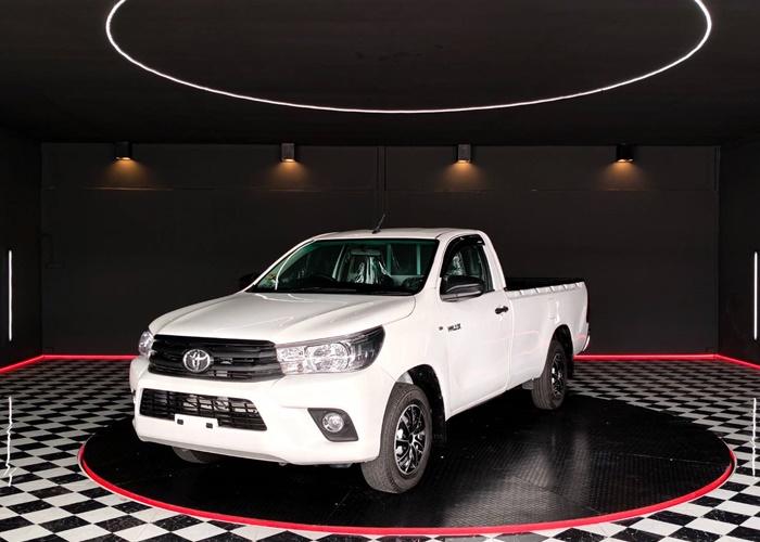 TOYOTA Hilux