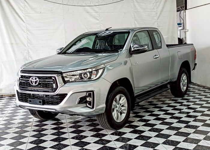 TOYOTA Hilux
