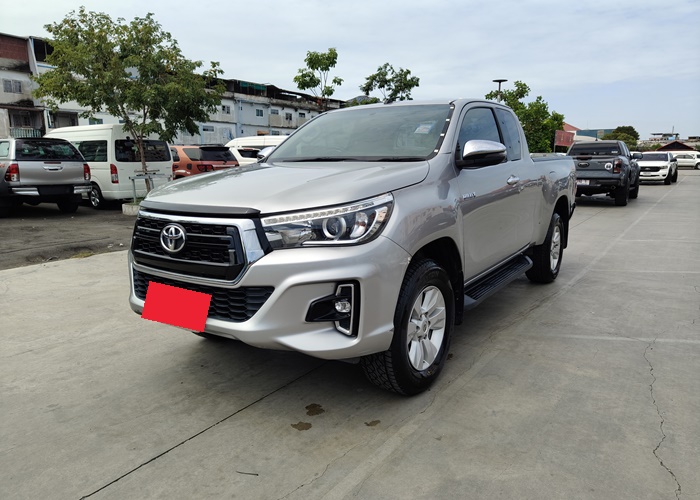 TOYOTA Hilux