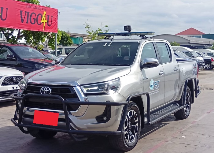 TOYOTA Hilux