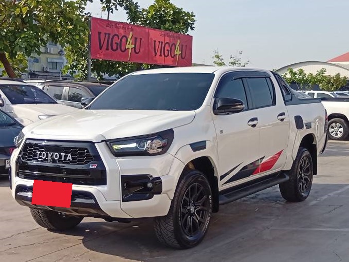 TOYOTA Hilux