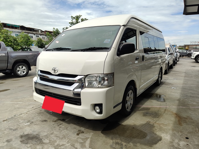 TOYOTA COMMUTER