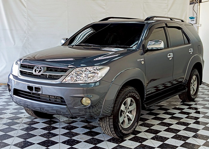 TOYOTA Fortuner