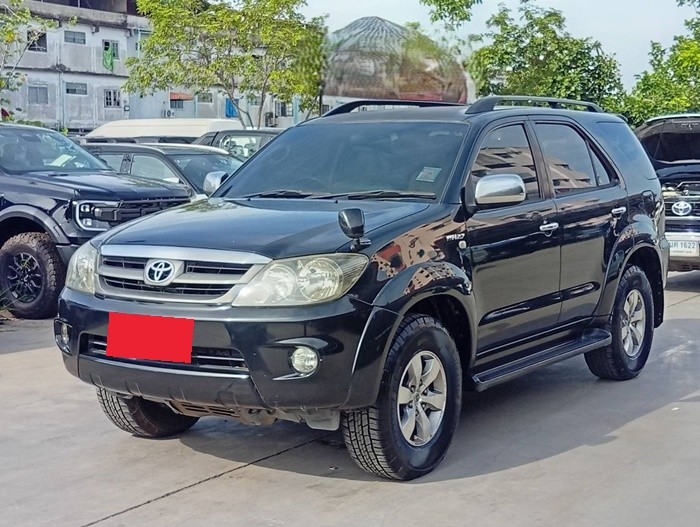 TOYOTA Fortuner