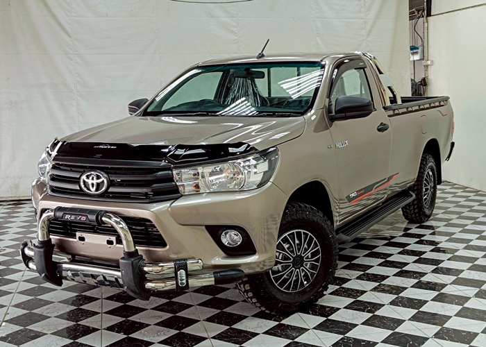 TOYOTA Hilux