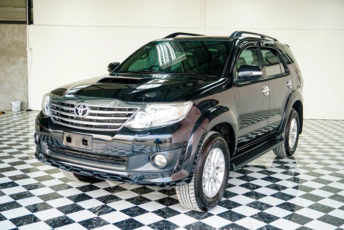 TOYOTA Fortuner
