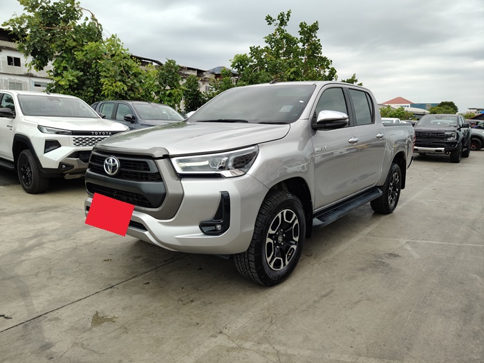 TOYOTA Hilux
