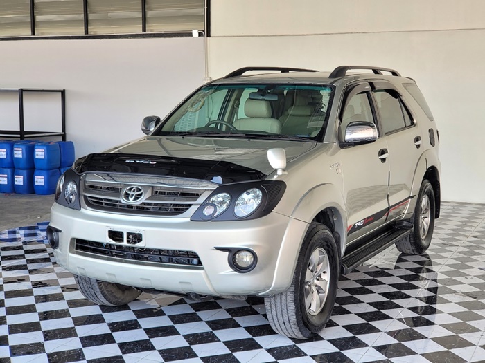 TOYOTA Fortuner