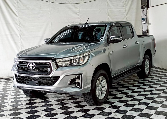 TOYOTA Hilux