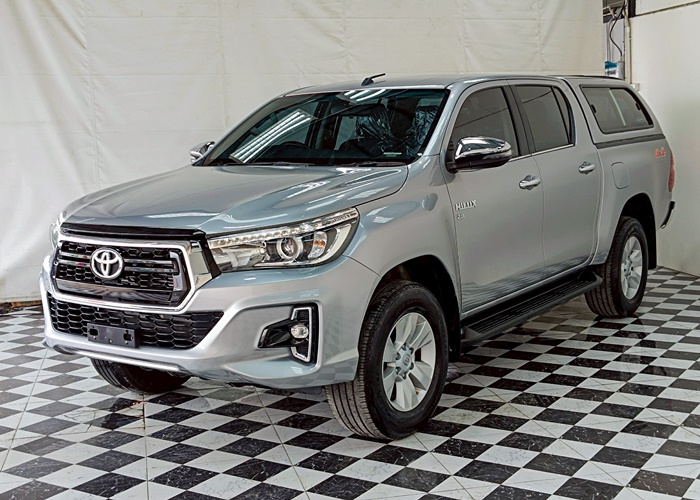 TOYOTA Hilux