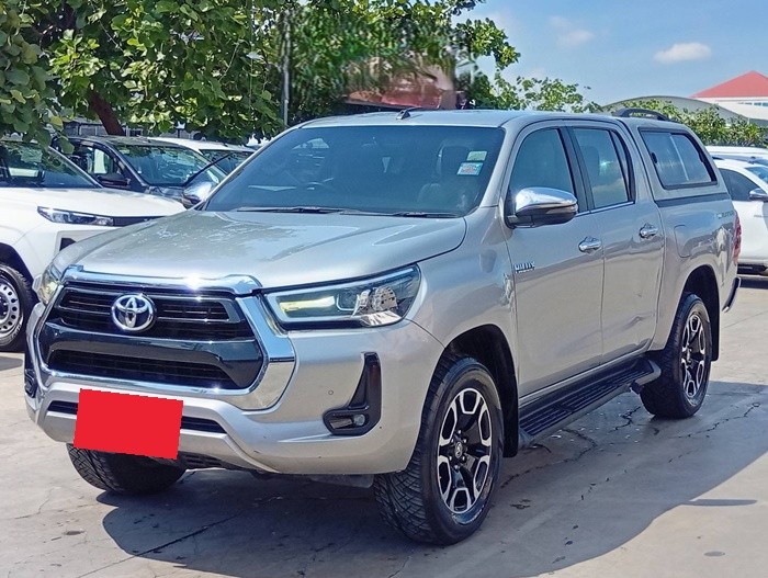 TOYOTA Hilux