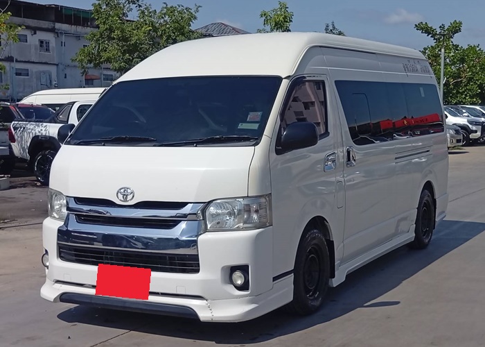 TOYOTA COMMUTER