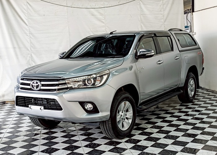 TOYOTA Hilux
