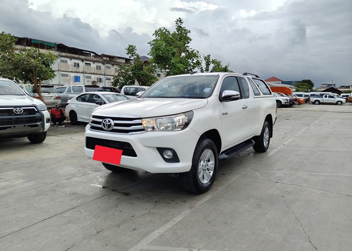 TOYOTA Hilux