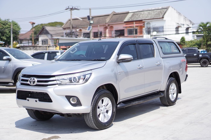 TOYOTA Hilux