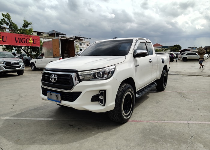 TOYOTA Hilux