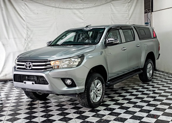TOYOTA Hilux