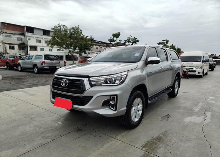 TOYOTA Hilux