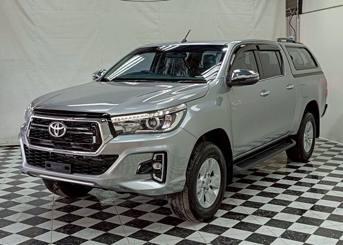 TOYOTA Hilux