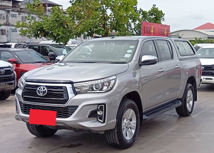 TOYOTA Hilux