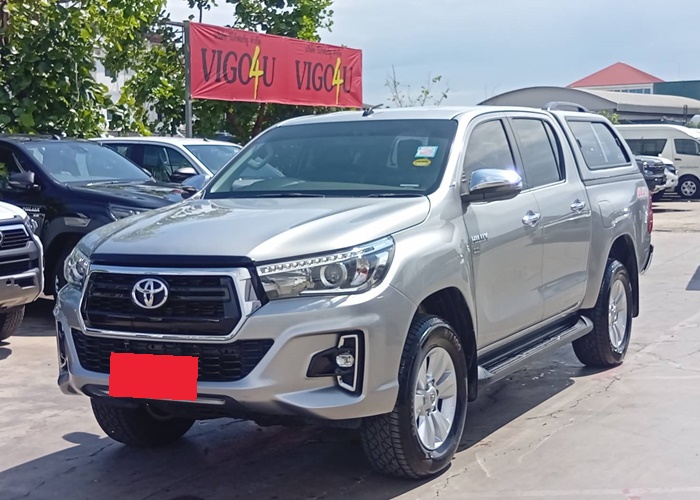 TOYOTA Hilux