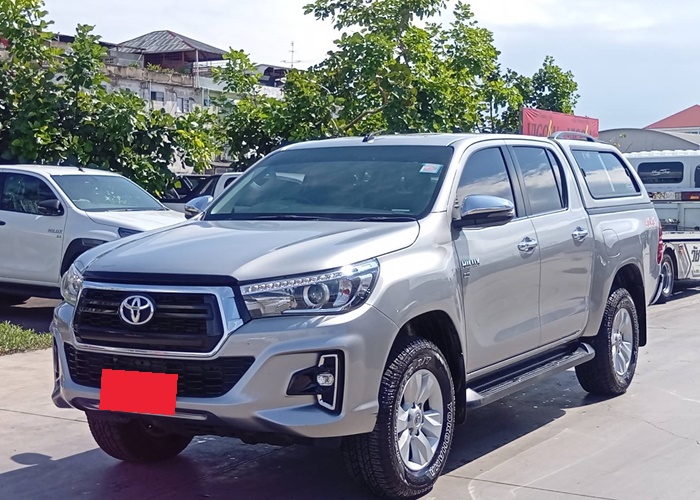TOYOTA Hilux