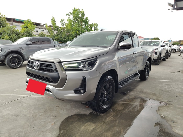 TOYOTA Hilux