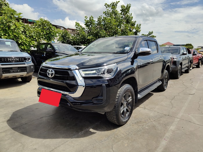 TOYOTA Hilux