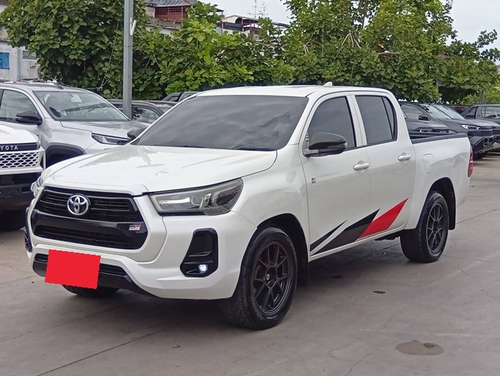 TOYOTA Hilux