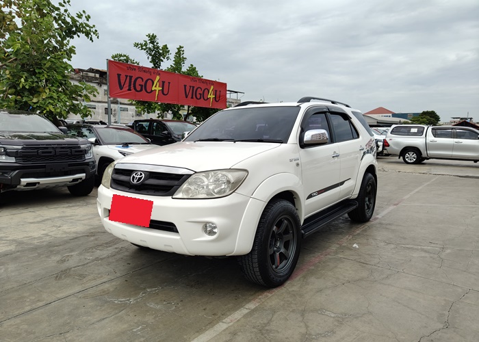 TOYOTA Fortuner