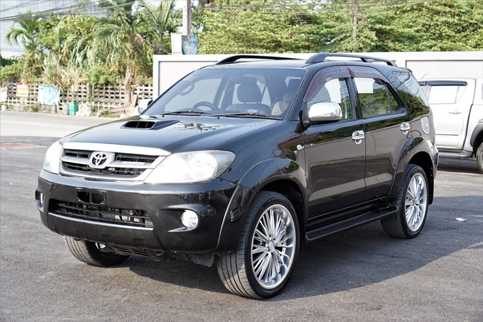 TOYOTA Fortuner