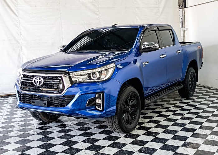 TOYOTA Hilux