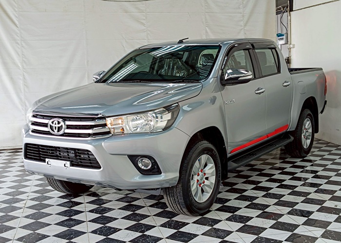 TOYOTA Hilux