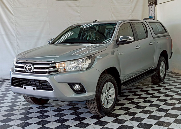 TOYOTA Hilux