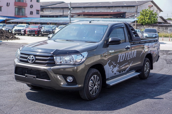 TOYOTA Hilux