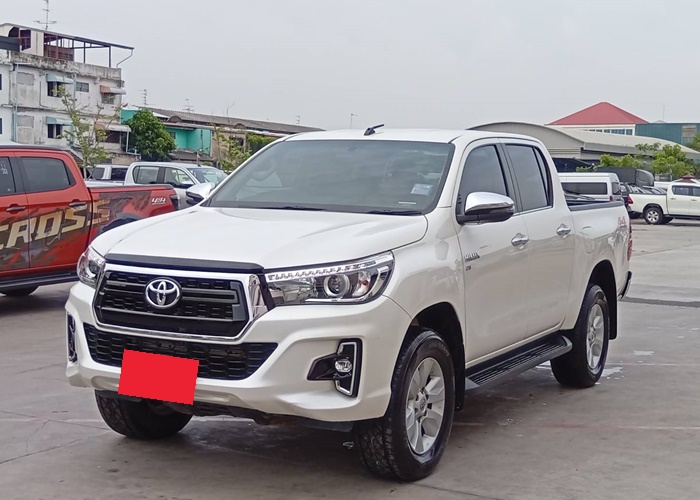TOYOTA Hilux