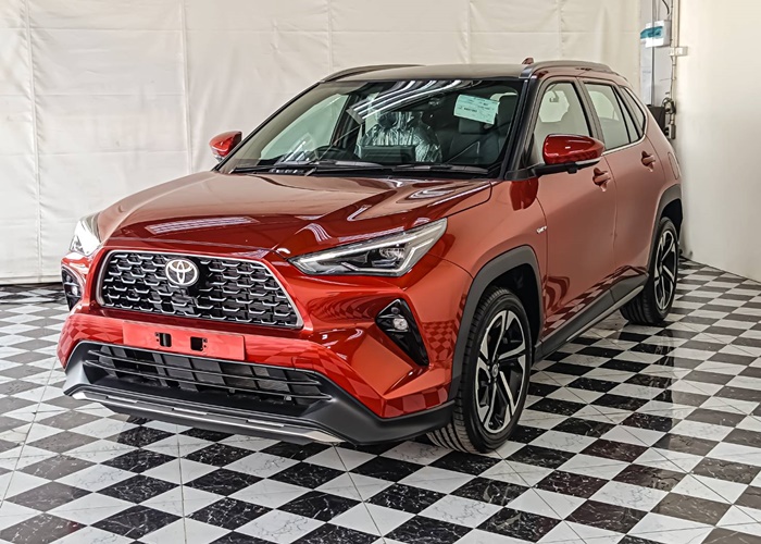 TOYOTA CROSS
