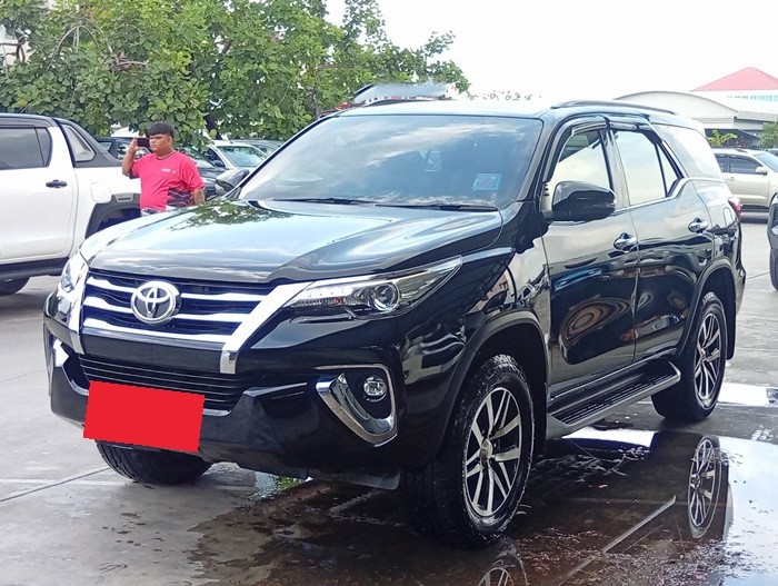 TOYOTA Fortuner