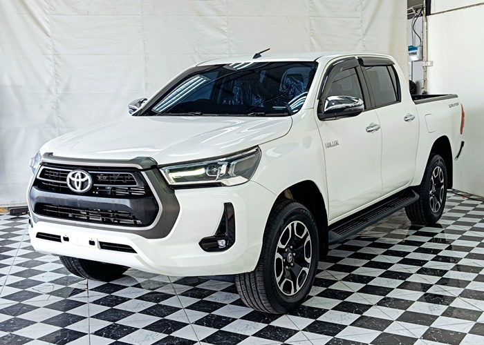 TOYOTA Hilux