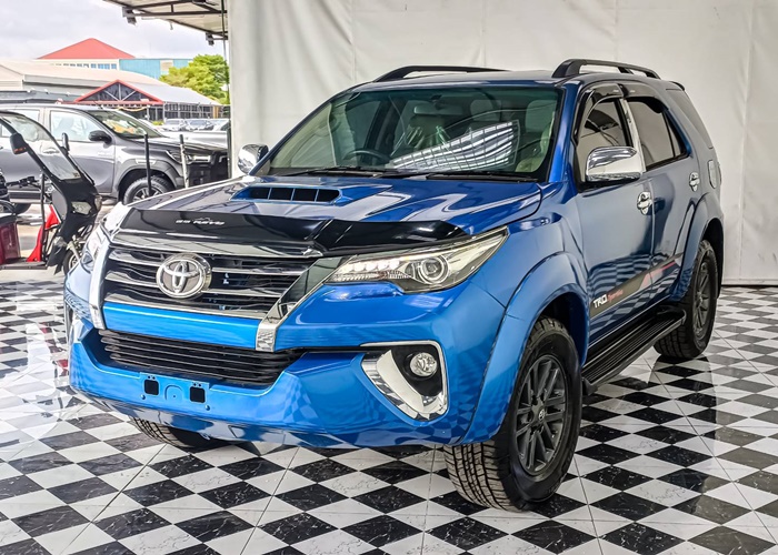 TOYOTA Fortuner