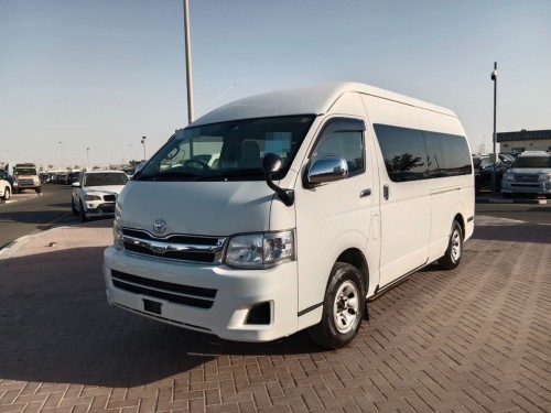 TOYOTA Hiace Commuter